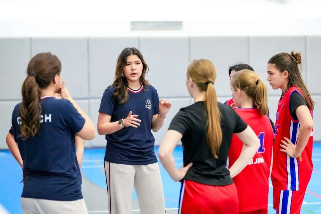Year 12 Varsity athletes acting as student coaches