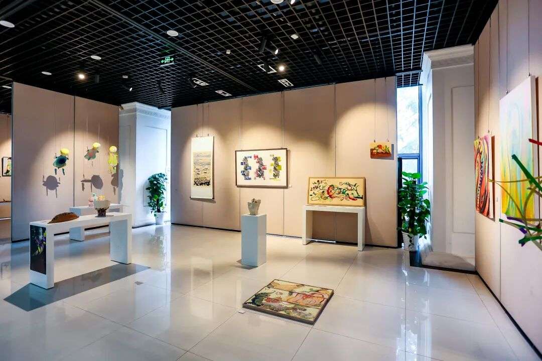 年度艺术大展现场之六：数字影像与模型作品展示