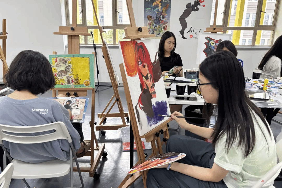 SVA教授为古北耀华学生提供个性化艺术指导