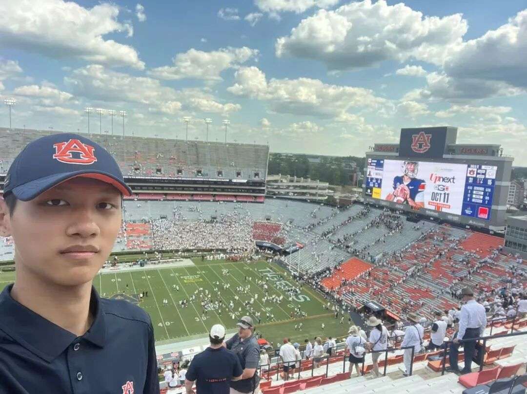 耀华古北毕业生Jonathan在奥本大学的学习与校园生活照（一），分享学习体验