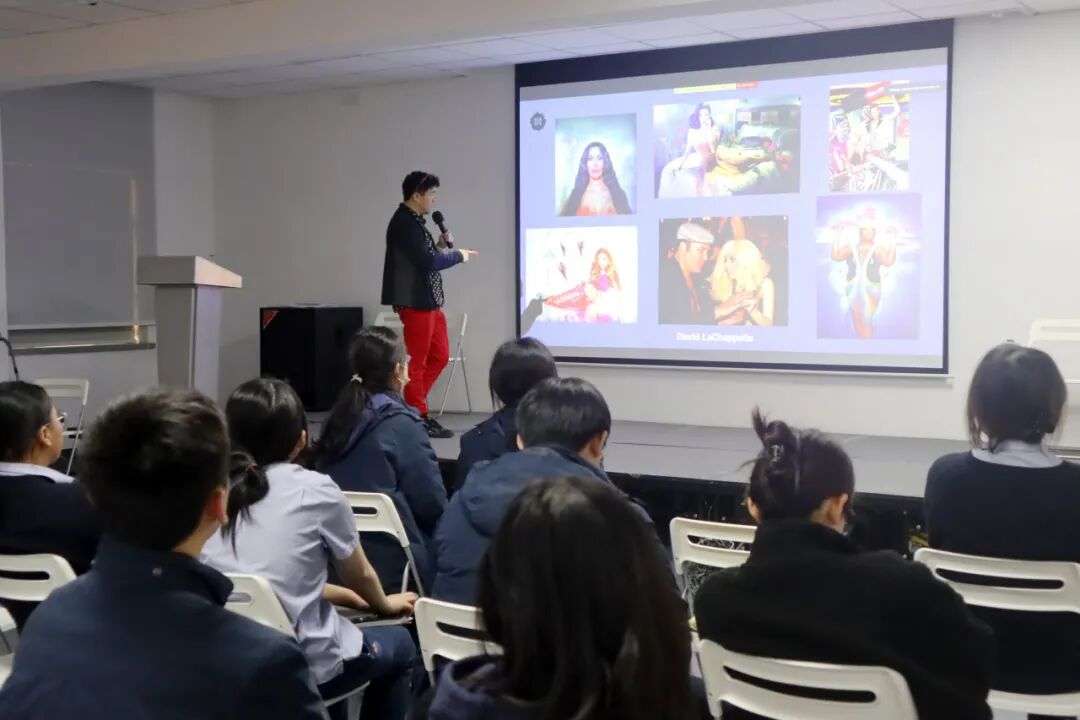 耀华古北学生与SVA教授面对面沟通，进行作品集Review与升学建议（二）