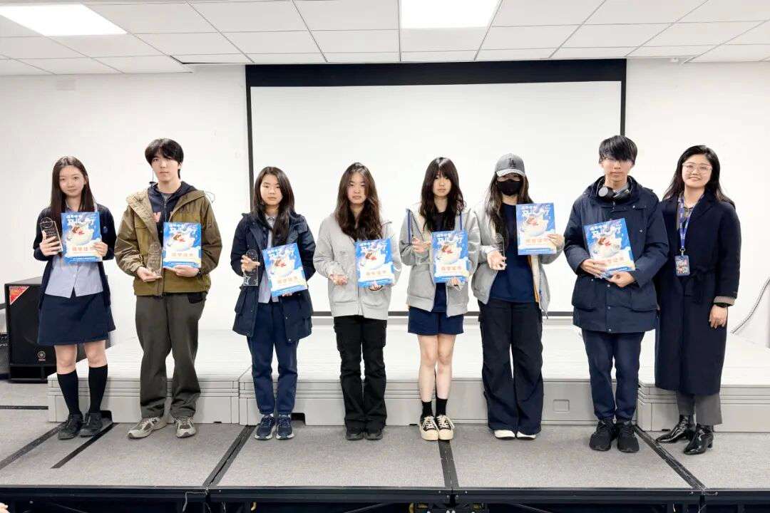 金牌青少年策展人团队部分学生合影（上海）