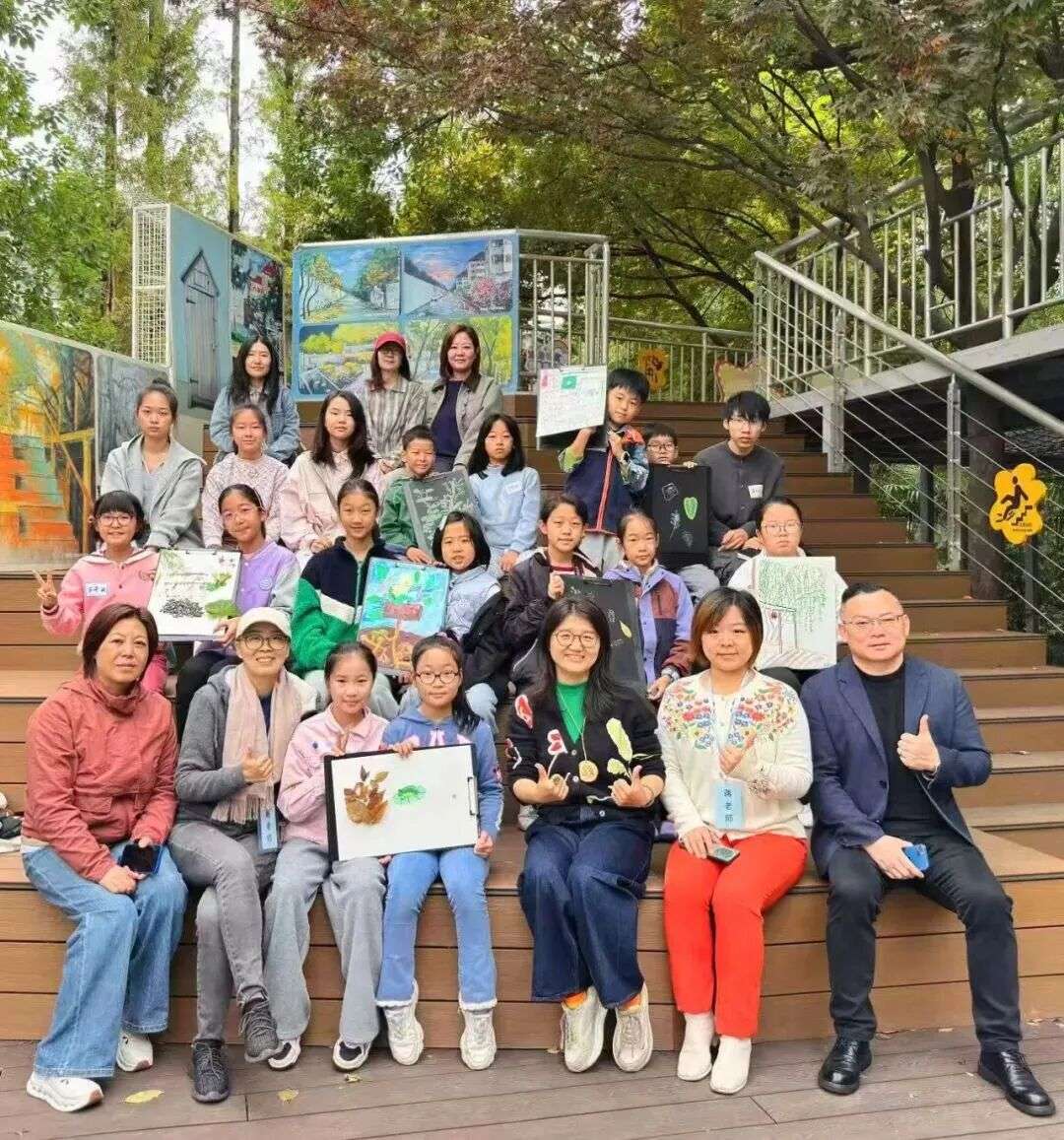 学生参与跨组别艺术美育课程现场（上海金牌策展人实训）