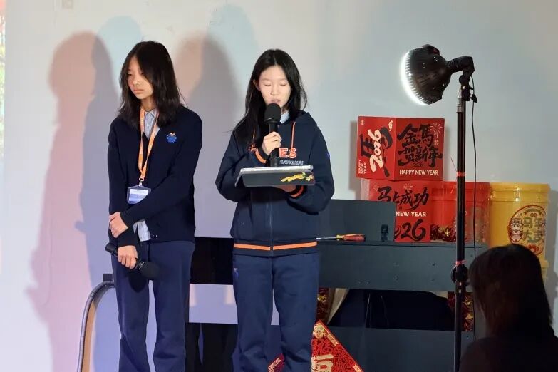 师生诗文朗诵大会现场三：台上台下积极互动